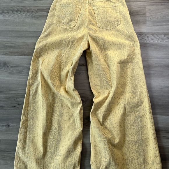 Urban Outfitters BDG 29 Yellow Snakeskin Super Flare Leg Jeans - Picture 5 of 15